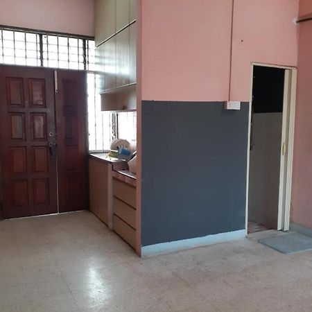 Homestay Idaman Tun Hussein - Harga Untuk 1 Rumah ,1 Bilik ,1 Bilik Air 4 Single Bed - Not Sharing Перай Экстерьер фото