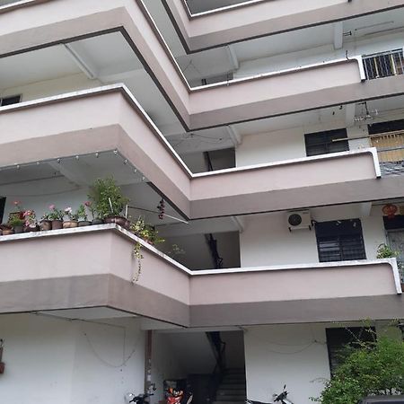 Homestay Idaman Tun Hussein - Harga Untuk 1 Rumah ,1 Bilik ,1 Bilik Air 4 Single Bed - Not Sharing Перай Экстерьер фото