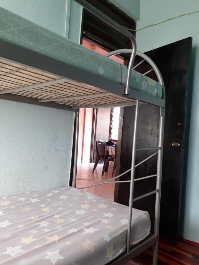 Homestay Idaman Tun Hussein - Harga Untuk 1 Rumah ,1 Bilik ,1 Bilik Air 4 Single Bed - Not Sharing Перай Экстерьер фото