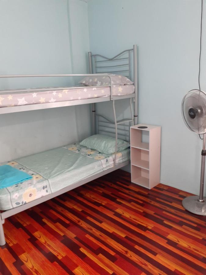 Homestay Idaman Tun Hussein - Harga Untuk 1 Rumah ,1 Bilik ,1 Bilik Air 4 Single Bed - Not Sharing Перай Экстерьер фото