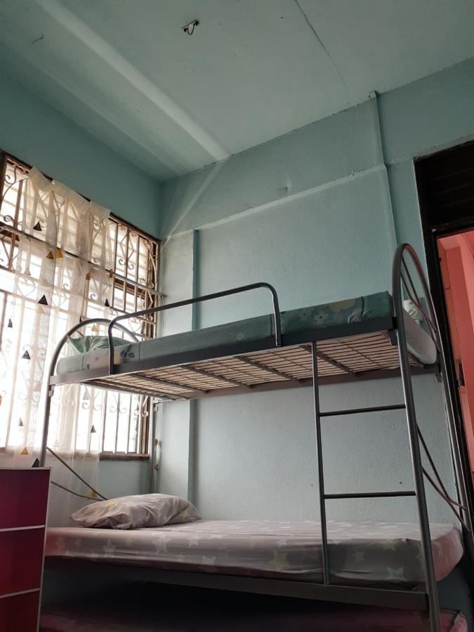 Homestay Idaman Tun Hussein - Harga Untuk 1 Rumah ,1 Bilik ,1 Bilik Air 4 Single Bed - Not Sharing Перай Экстерьер фото