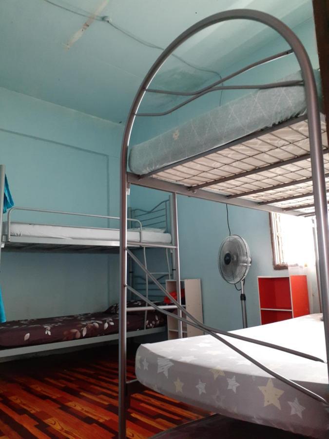 Homestay Idaman Tun Hussein - Harga Untuk 1 Rumah ,1 Bilik ,1 Bilik Air 4 Single Bed - Not Sharing Перай Экстерьер фото