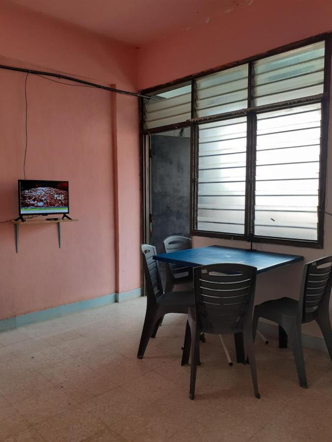 Homestay Idaman Tun Hussein - Harga Untuk 1 Rumah ,1 Bilik ,1 Bilik Air 4 Single Bed - Not Sharing Перай Экстерьер фото