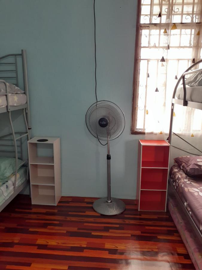 Homestay Idaman Tun Hussein - Harga Untuk 1 Rumah ,1 Bilik ,1 Bilik Air 4 Single Bed - Not Sharing Перай Экстерьер фото